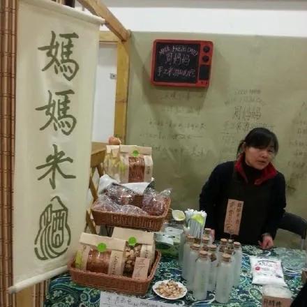 女装文案馆励志语录，女性魅力绽放，勇敢追逐梦想之旅