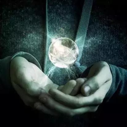 灵性智慧，新闻头条下的深度启示与思维碰撞