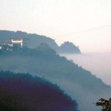 岫岩东山游玩指南，探寻绝美自然与人文景观