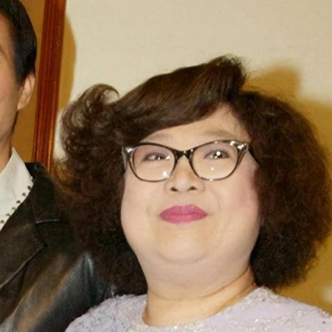 昆仑中学掀起卓越教育新篇章，新闻头条展现教育实力