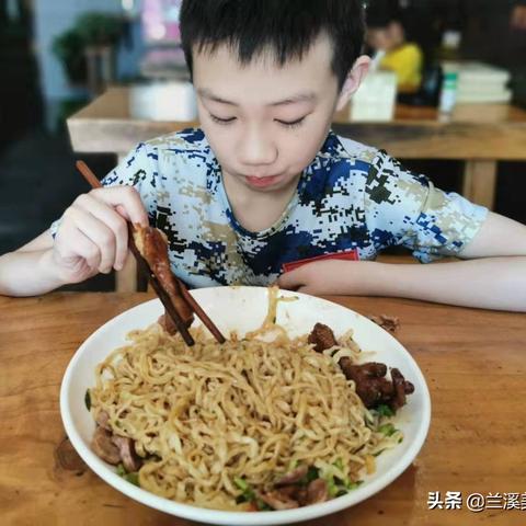 兰溪家乡变迁记，新闻动态与思乡之情的交织