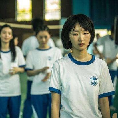 揭露所谓欺负女生攻略旅游背后的真相，扭曲之旅的警示