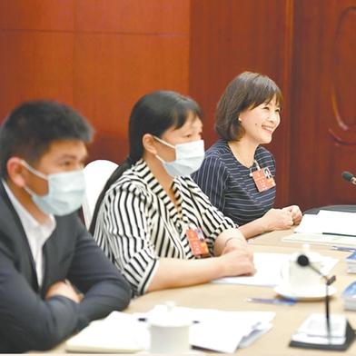 中经新闻聚焦时事热点，经济脉搏一手掌握，最新头条全掌握