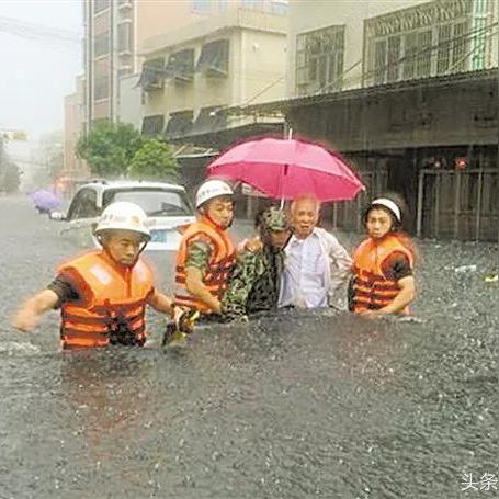 谷饶暴雨来袭，如何应对与关注最新消息，暴雨天气安全指南