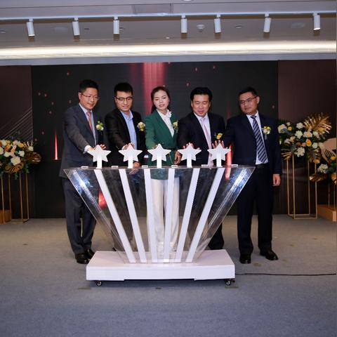 何伟头条新闻揭秘，深度探索新闻背后的故事