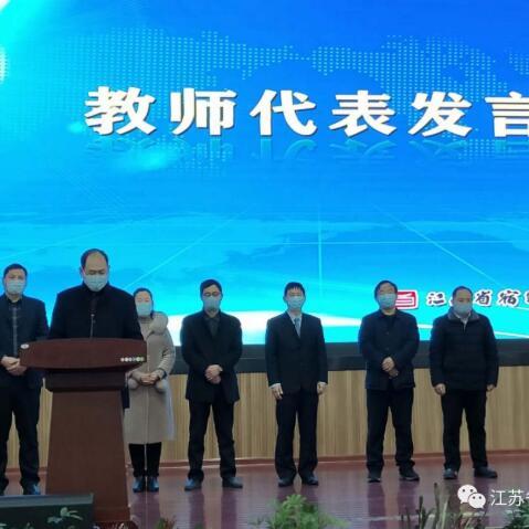 自律中考励志语录，青春燃烧，自律铸就梦想之路