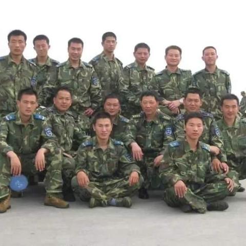 伞兵最新攻略揭秘，轻松掌握游戏技巧，助你一跃成为顶尖玩家！