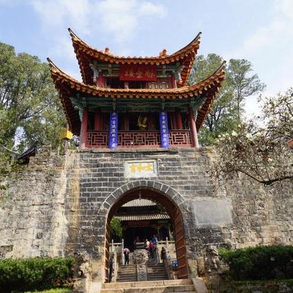 昆明金殿魅力揭秘，旅游攻略与周边景点大探索