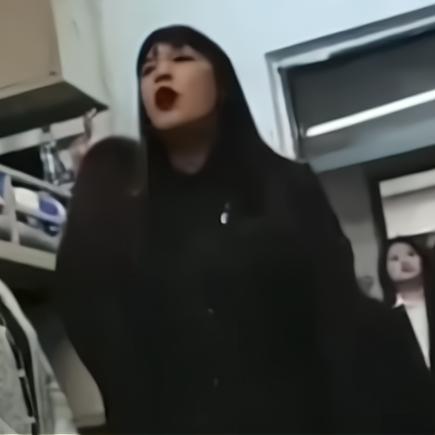 农村三姐妹爆笑段子，全场欢乐不停歇！