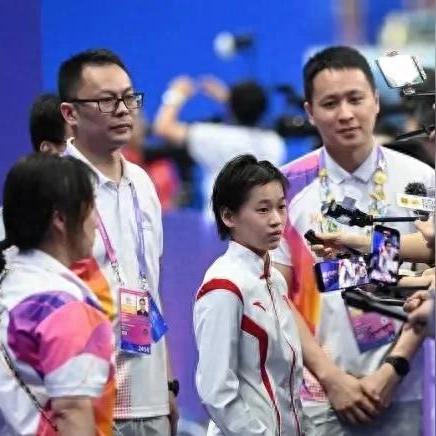 央视名嘴励志语录，砥砺前行，激发无限动力