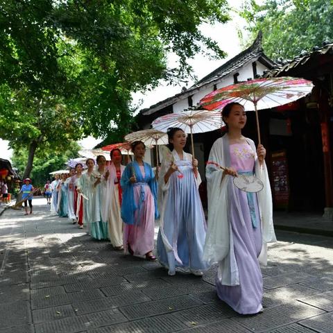 揭秘花轿婚礼的神秘面纱，探寻传统婚礼中的人与情事