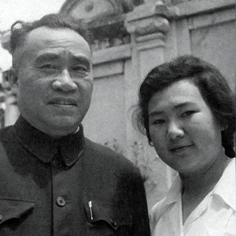 父亲励志语录，铸就人生的力量之源，激发无限潜能与坚韧！