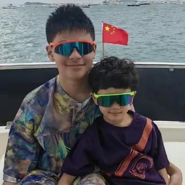 头条新闻广告热线，连接广告与新闻的桥梁，打造吸睛标题的新选择！