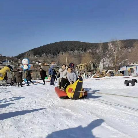 冰雪奇缘，滑雪达人必备攻略游戏视频，带你领略极致冰雪世界魅力！