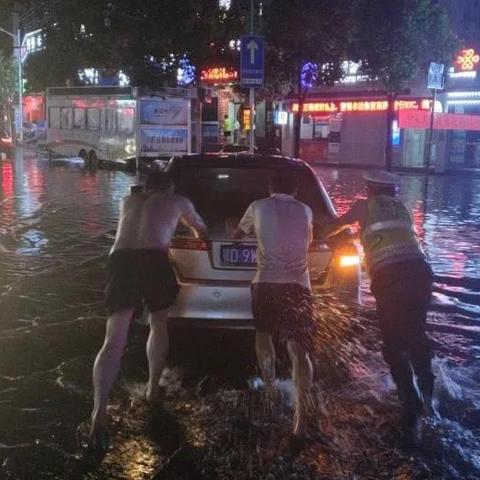 石首今日暴雨预警，如何应对恶劣天气？最新应对指南！