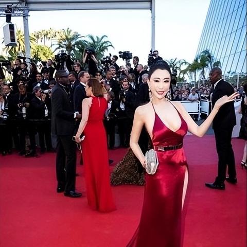 娱乐圈精英学子揭秘，明星专业排名前十名！